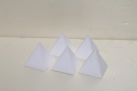 Mini pyramid cake dummies