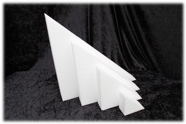 Triangle cake dummies with straight edges of 5 cm high