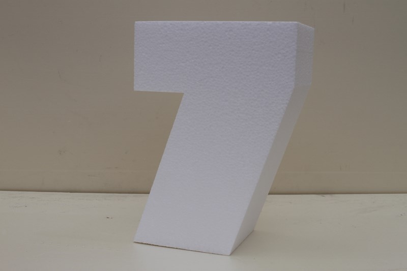 Number cake dummies with straight edges of 10 cm high