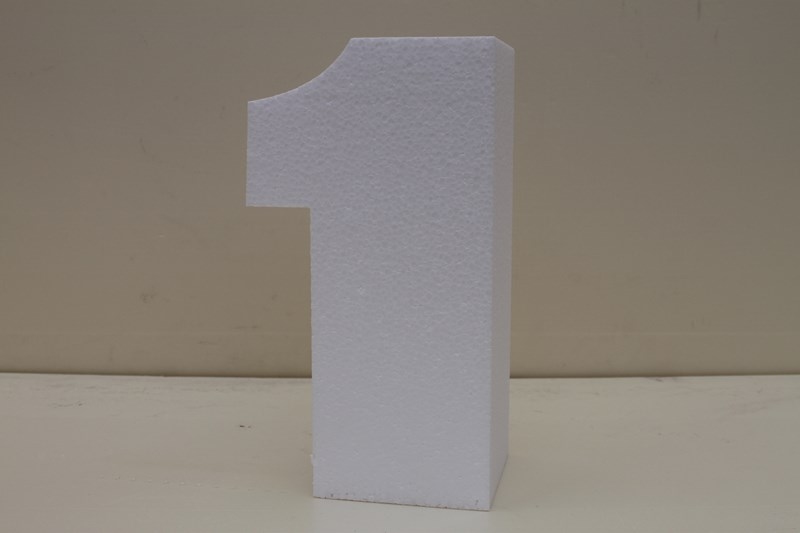 Number cake dummies with straight edges of 4 cm high