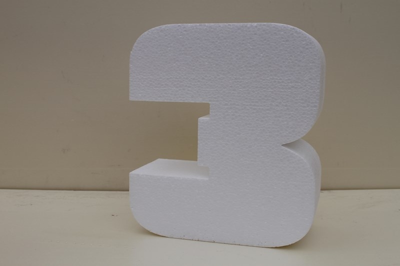 Number cake dummies with straight edges of 4 cm high