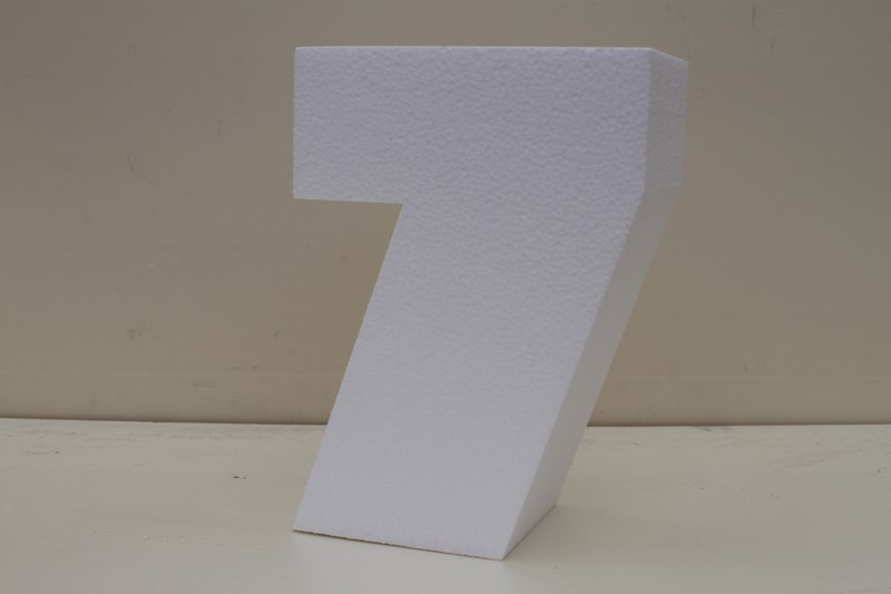 Number cake dummies with straight edges of 4 cm high