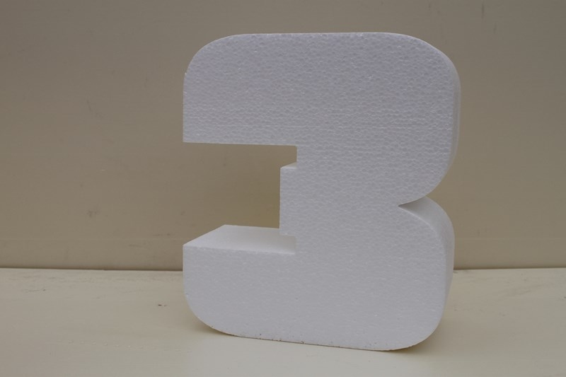 Number cake dummies with straight edges of 5 cm high