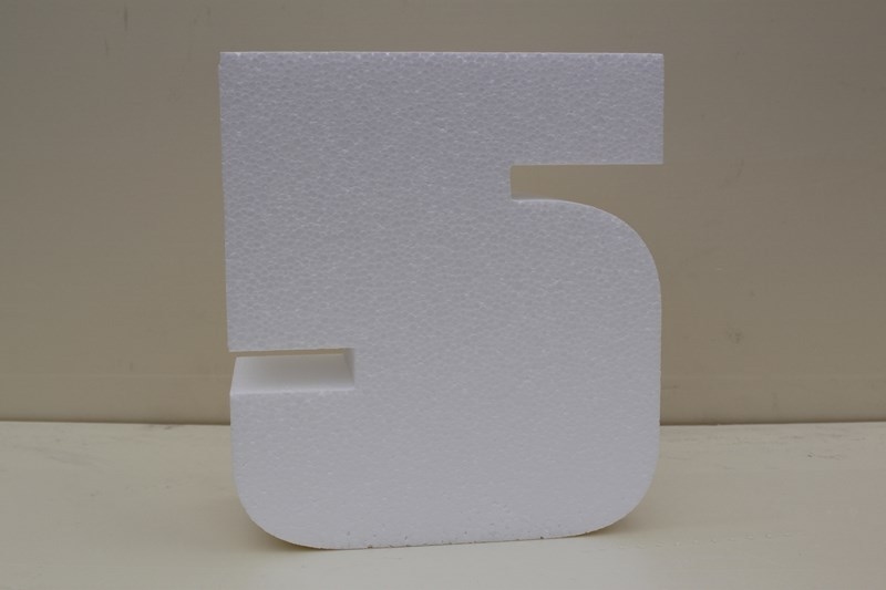 Number cake dummies with straight edges of 5 cm high