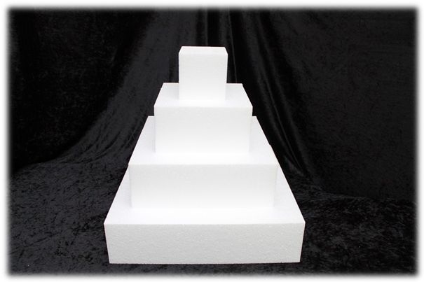 Square cake dummies with straight edges of 10 cm high